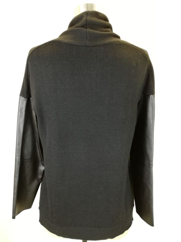 Women Sweater Lady Sweater with Fake Leather Sleeve 