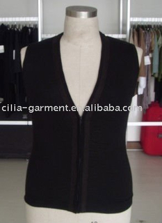 men's knitted sleeveless sweater