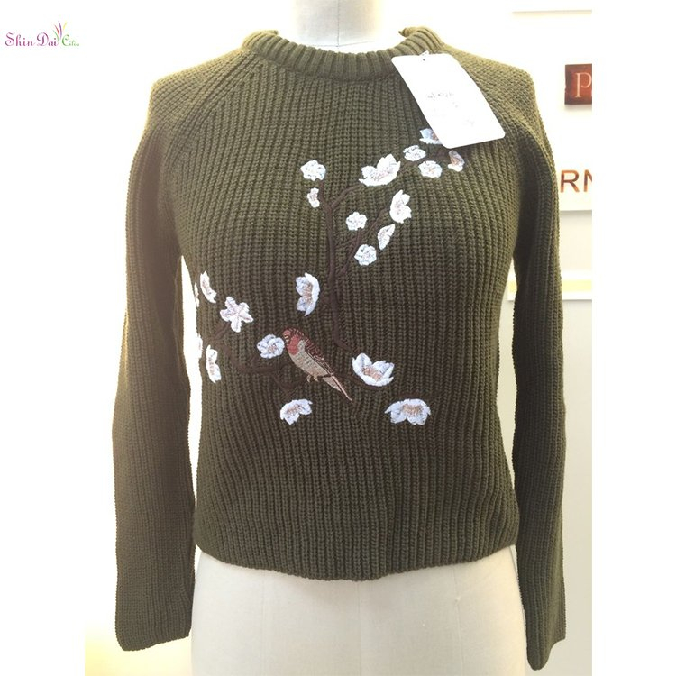 Hot sale lady women's knitted pullover sweater with embroidery