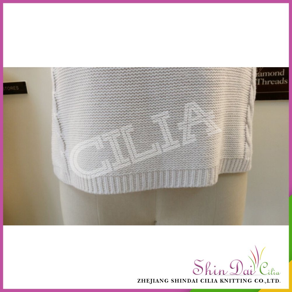 Prompt delivery women white half sleeve turtle neck pullover sweater with cabel