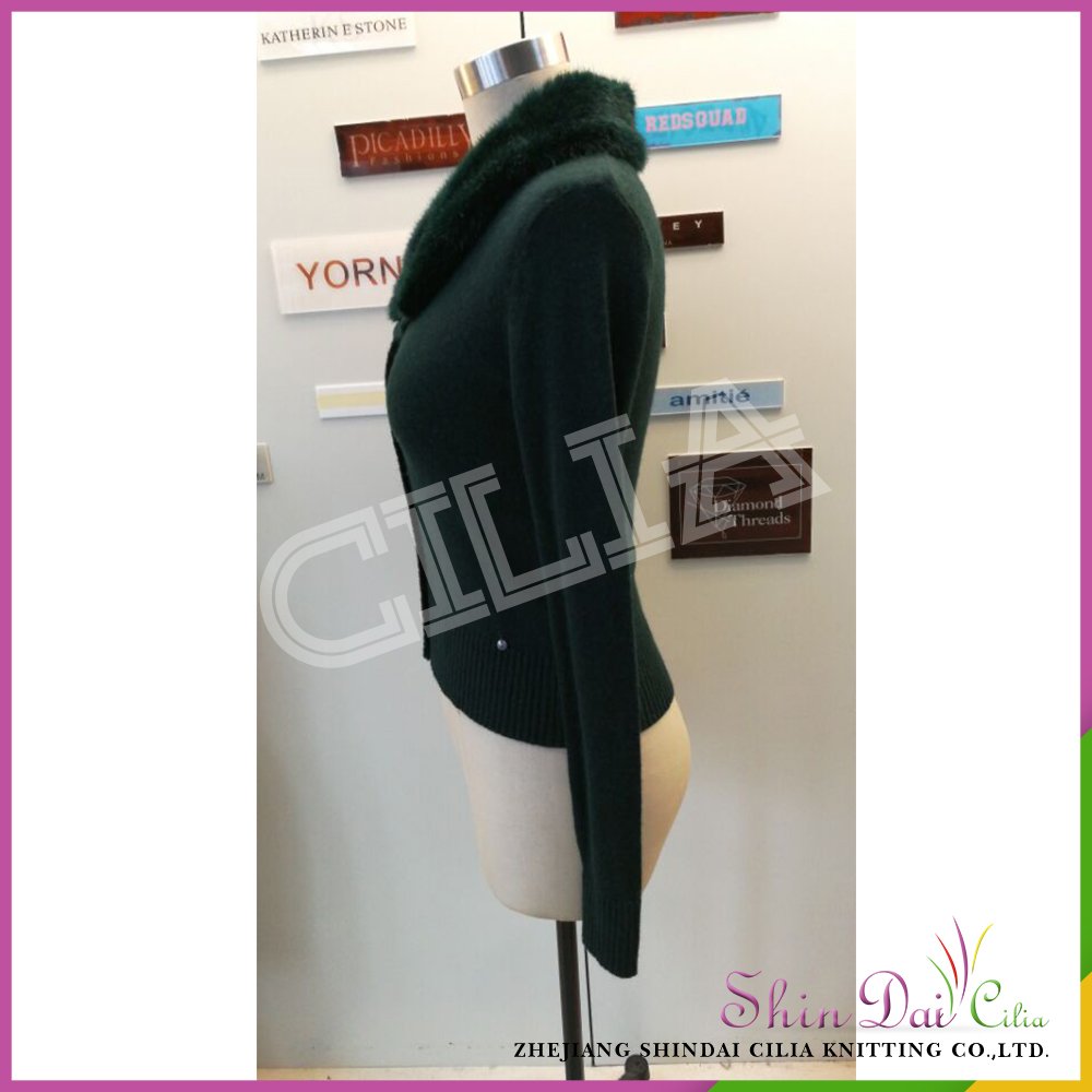 Modern design pretty women's black knitted sweater cardigan with fur collar