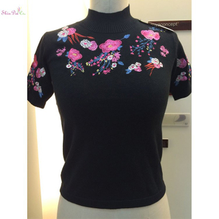 Lady womens knitted short-sleeve pullover sweater with fancy emboidery