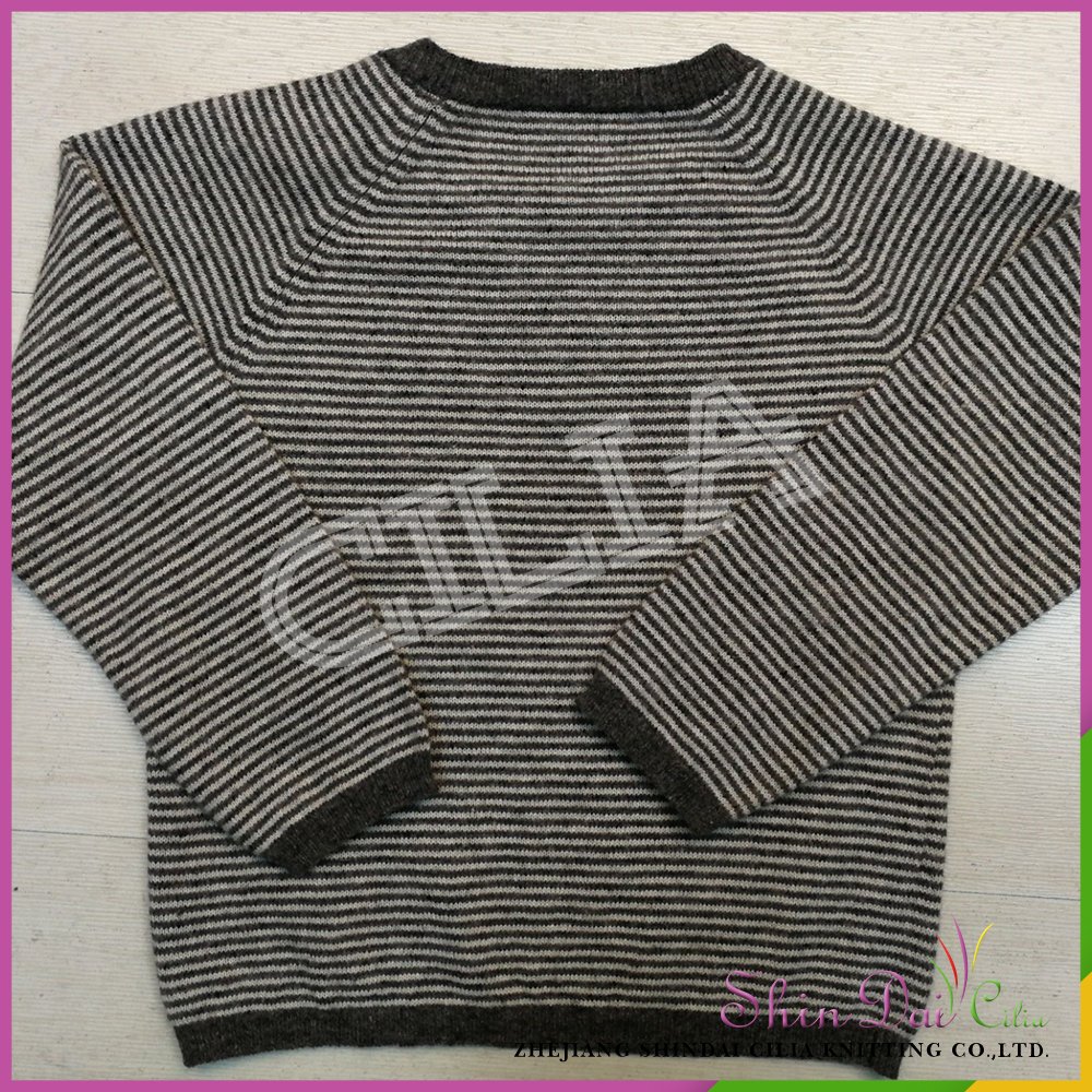 Wholesale latest new style winter warm handmade knittng stripe woolen cardigan sweater