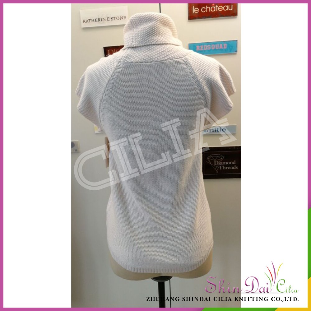 Prompt delivery women white half sleeve turtle neck pullover sweater with cabel