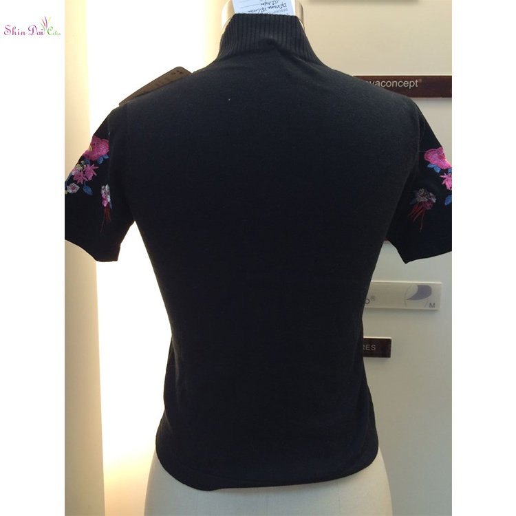 Lady womens knitted short-sleeve pullover sweater with fancy emboidery