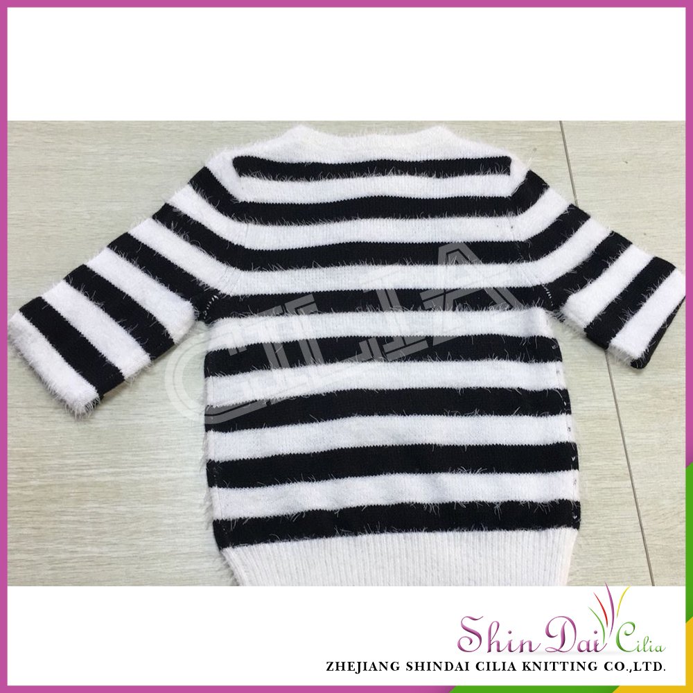 Wholesales new design girls stylish knitted pullover sweater with cat embroider