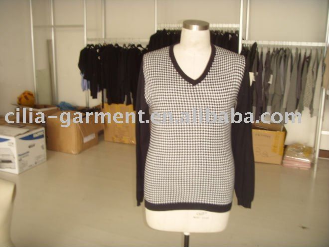 men's knitted sleeveless sweater