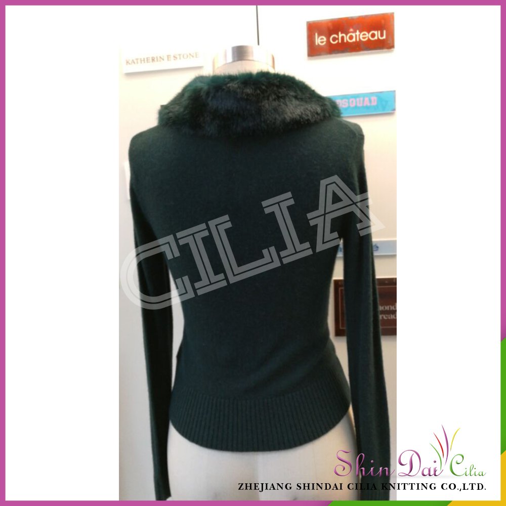 Modern design pretty women's black knitted sweater cardigan with fur collar