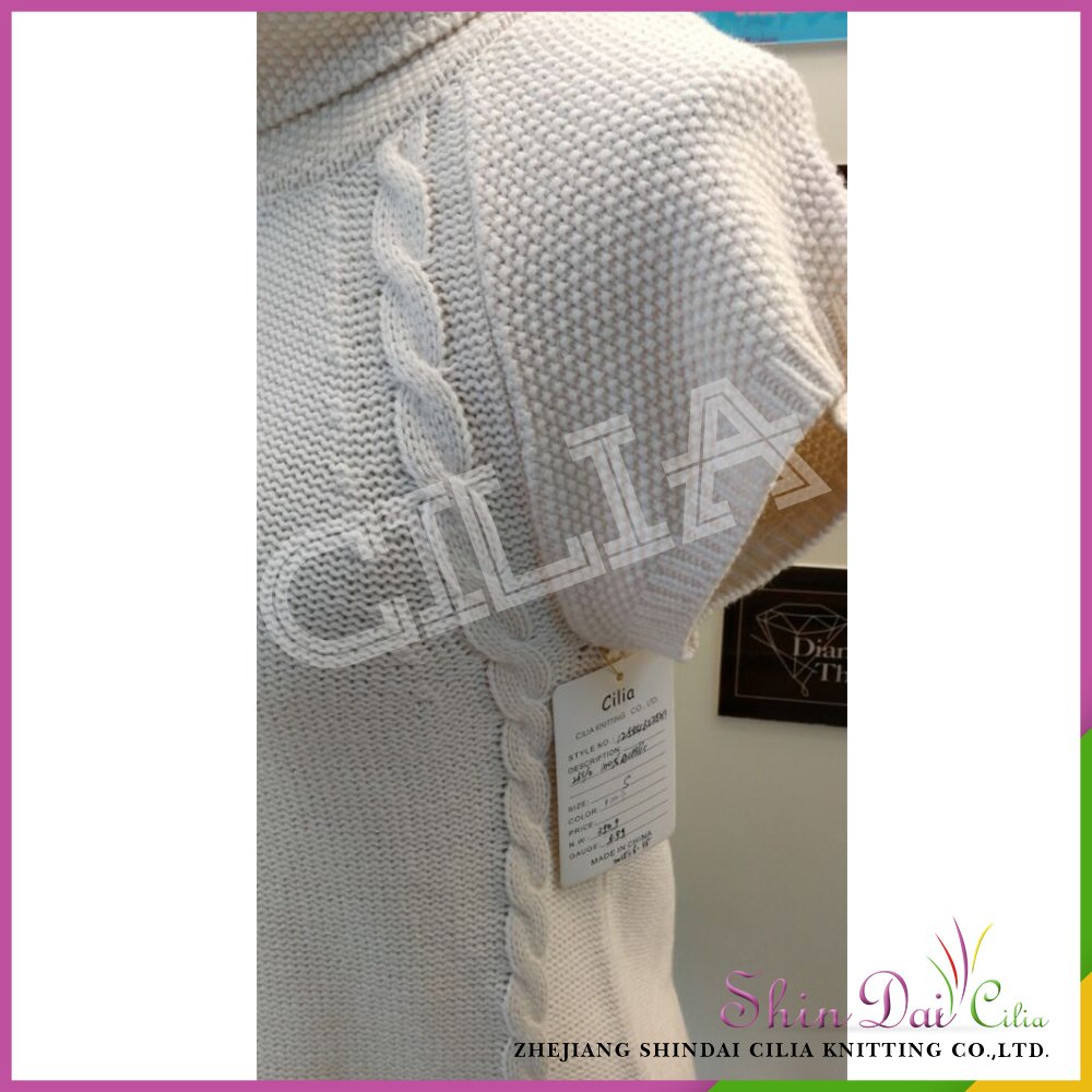 Prompt delivery women white half sleeve turtle neck pullover sweater with cabel