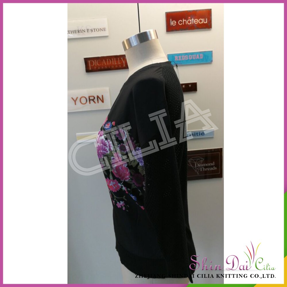 Factory directly wholesale black lady knitted pullover swwater with digital printing